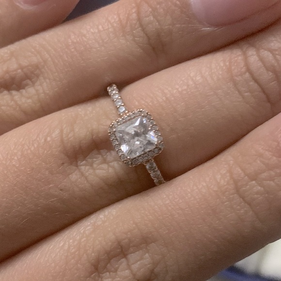 Pandora Rose Gold Ring - Picture 1 of 3